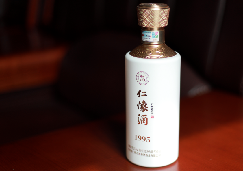 放了几十年的老茅台能喝吗?老酒怎么喝更“惊艳”?